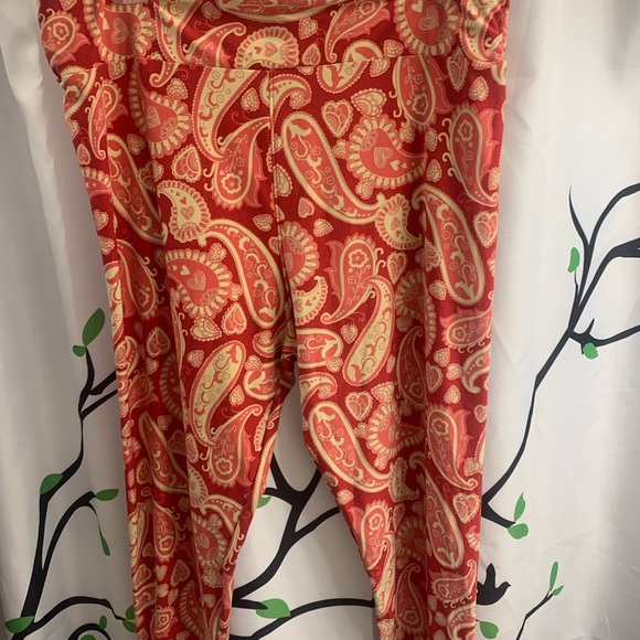 TC2 LuLaRue Valentine Leggings - Picture 3 of 4